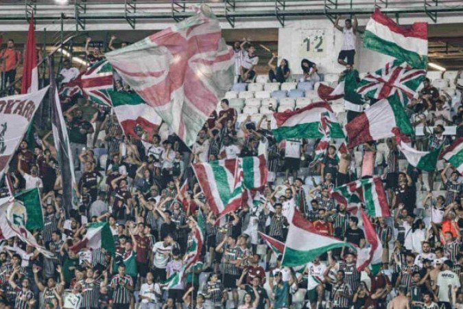 Torcida do Fluminense terá reencontro com Diniz - (crédito: FOTO: LUCAS MERÇON / FLUMINENSE F.C.) Torcida do Fluminense terá reencontro com Diniz - (crédito: FOTO: LUCAS MERÇON / FLUMINENSE F.C.)