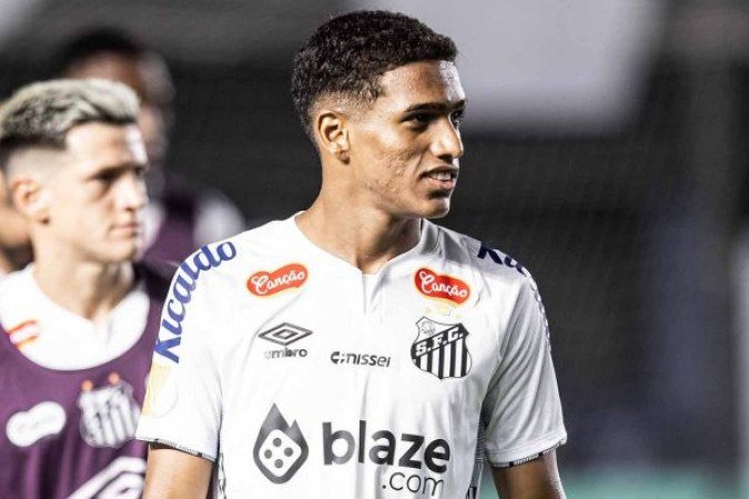 SOUZA - Apareceu muito bem no começo do jogo, sendo uma presença frequente no campo de ataque e auxiliando muito o jogo ofensivo. Entretanto, teve um segundo tempo mais tímido e não conseguiu levar essa boa atuação para a defesa. Nota: 5,5 - Foto: Raul Baretta/Santos FC