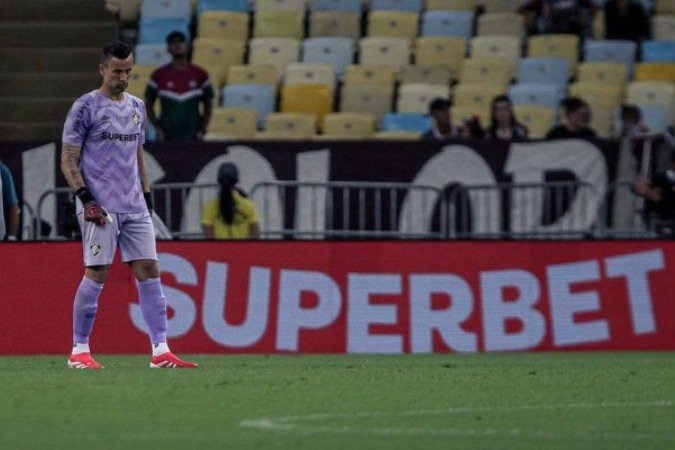 Fábio pode se tornar recordista de jogos no futebol - (crédito: - Foto: Lucas Merçon/Fluminense FC) Fábio pode se tornar recordista de jogos no futebol - (crédito: - Foto: Lucas Merçon/Fluminense FC)