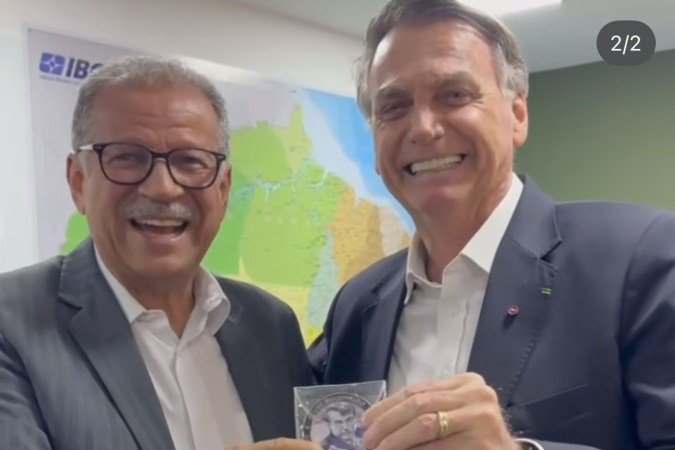  Eixo Capital. Presidente Bolsonaro com o desembargador aposentado, Sebastião Coelho
