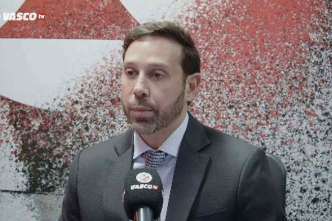 Alan Belaciano demonstra otimismo para um possível fim da sanção do transferban no Vasco - (crédito: Foto: Reprodução / Vasco TV) Alan Belaciano demonstra otimismo para um possível fim da sanção do transferban no Vasco - (crédito: Foto: Reprodução / Vasco TV)