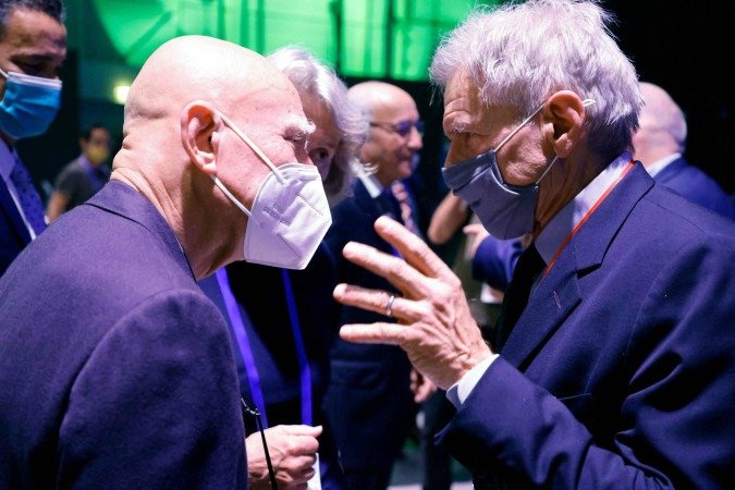 Ao lado de Harrison Ford, Salgado, no IUCN World Conservation Congress, em setembro de 2021, em Marselha (França)