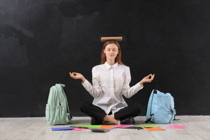 Adotar práticas de autocuidado durante a preparação para o vestibular mantém o equilíbrio físico e emocional (Imagem: Pixel-Shot | Shutterstock) - (crédito: EdiCase) Adotar práticas de autocuidado durante a preparação para o vestibular mantém o equilíbrio físico e emocional (Imagem: Pixel-Shot | Shutterstock) - (crédito: EdiCase)