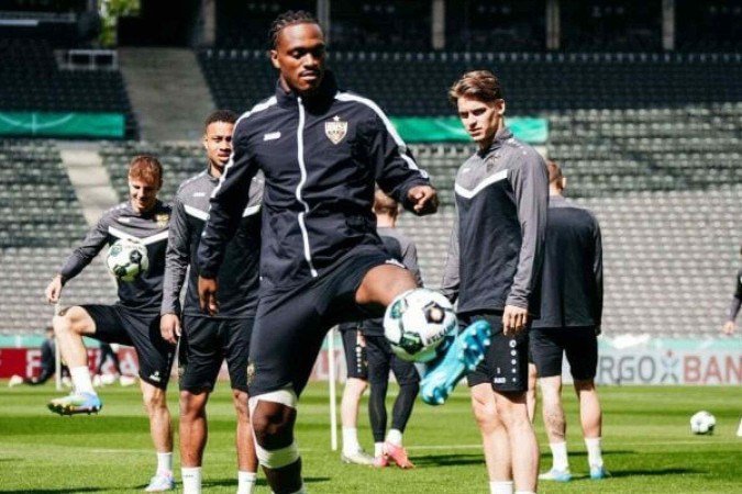 Jogadores do Stuttgart durante treinamento da equipe - (crédito: Foto: Divulgação) Jogadores do Stuttgart durante treinamento da equipe - (crédito: Foto: Divulgação)