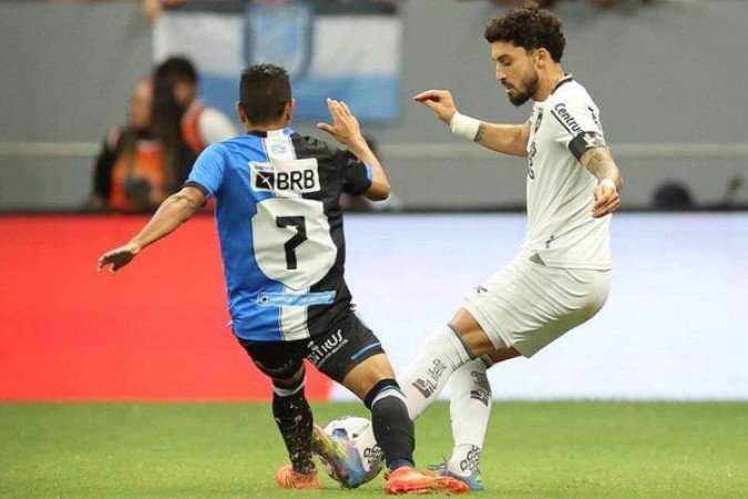 Alex Telles em ação na derrota do Botafogo - (crédito: Foto: Vítor Silva/Botafogo) Alex Telles em ação na derrota do Botafogo - (crédito: Foto: Vítor Silva/Botafogo)
