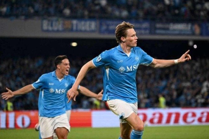 McTominay abriu o placar na vitória sobre a Cagliari com um golaço de voleio - (crédito: Foto: sco Pecoraro/Getty Images) McTominay abriu o placar na vitória sobre a Cagliari com um golaço de voleio - (crédito: Foto: sco Pecoraro/Getty Images)