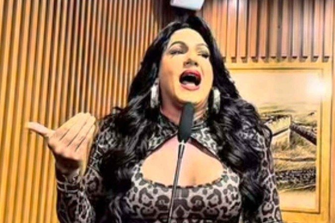 Vereadora Thabatta Pimenta foi vítima de ataques transfóbicos ao votar contra a concessão do título de cidadão natalense a Jair Bolsonaro - (crédito: Reprodução/Instagram) Vereadora Thabatta Pimenta foi vítima de ataques transfóbicos ao votar contra a concessão do título de cidadão natalense a Jair Bolsonaro - (crédito: Reprodução/Instagram)