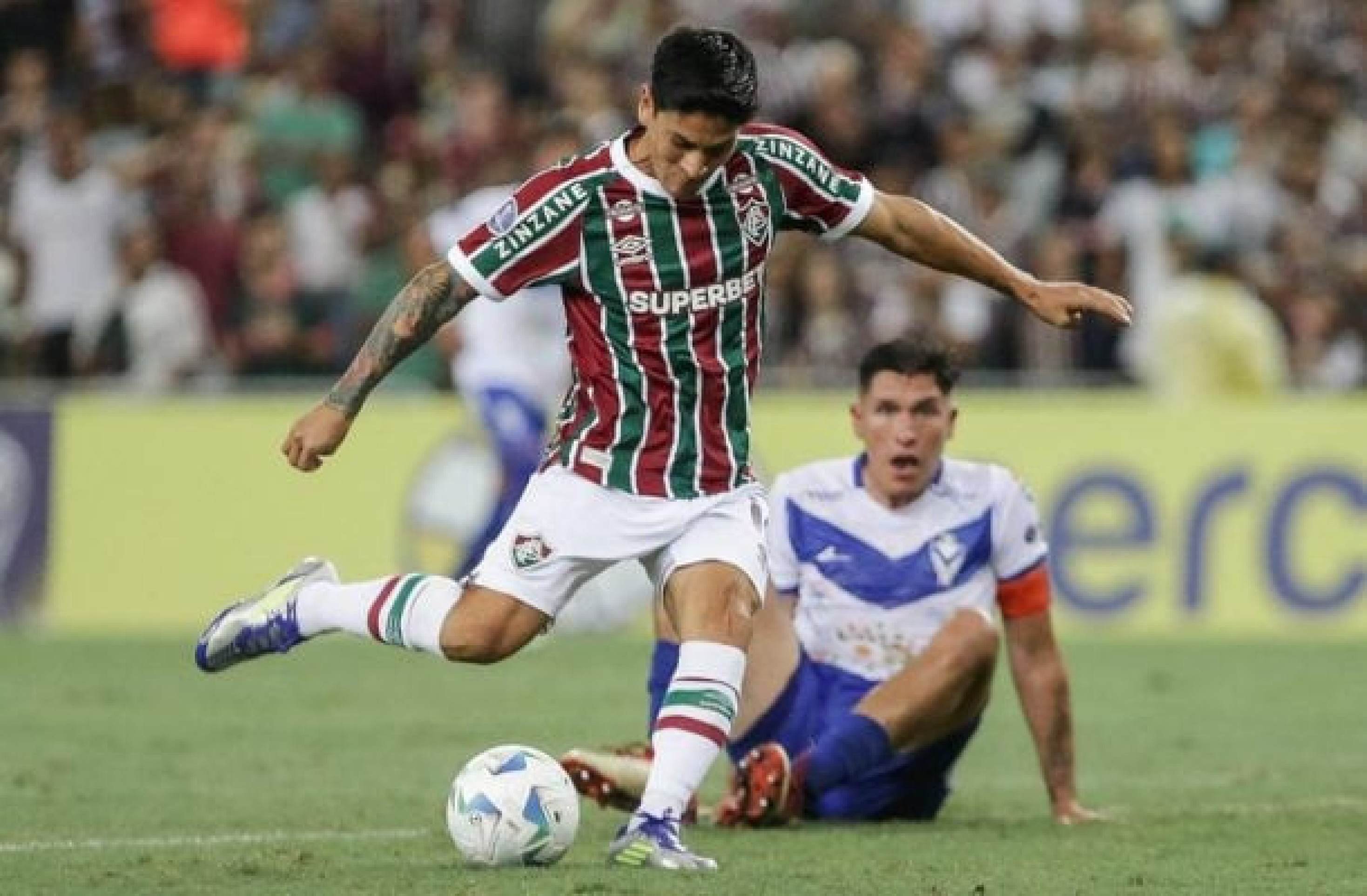 Cano dá passo importante em recuperação e corre no CT do Fluminense Cano dá passo importante em recuperação e corre no CT do Fluminense