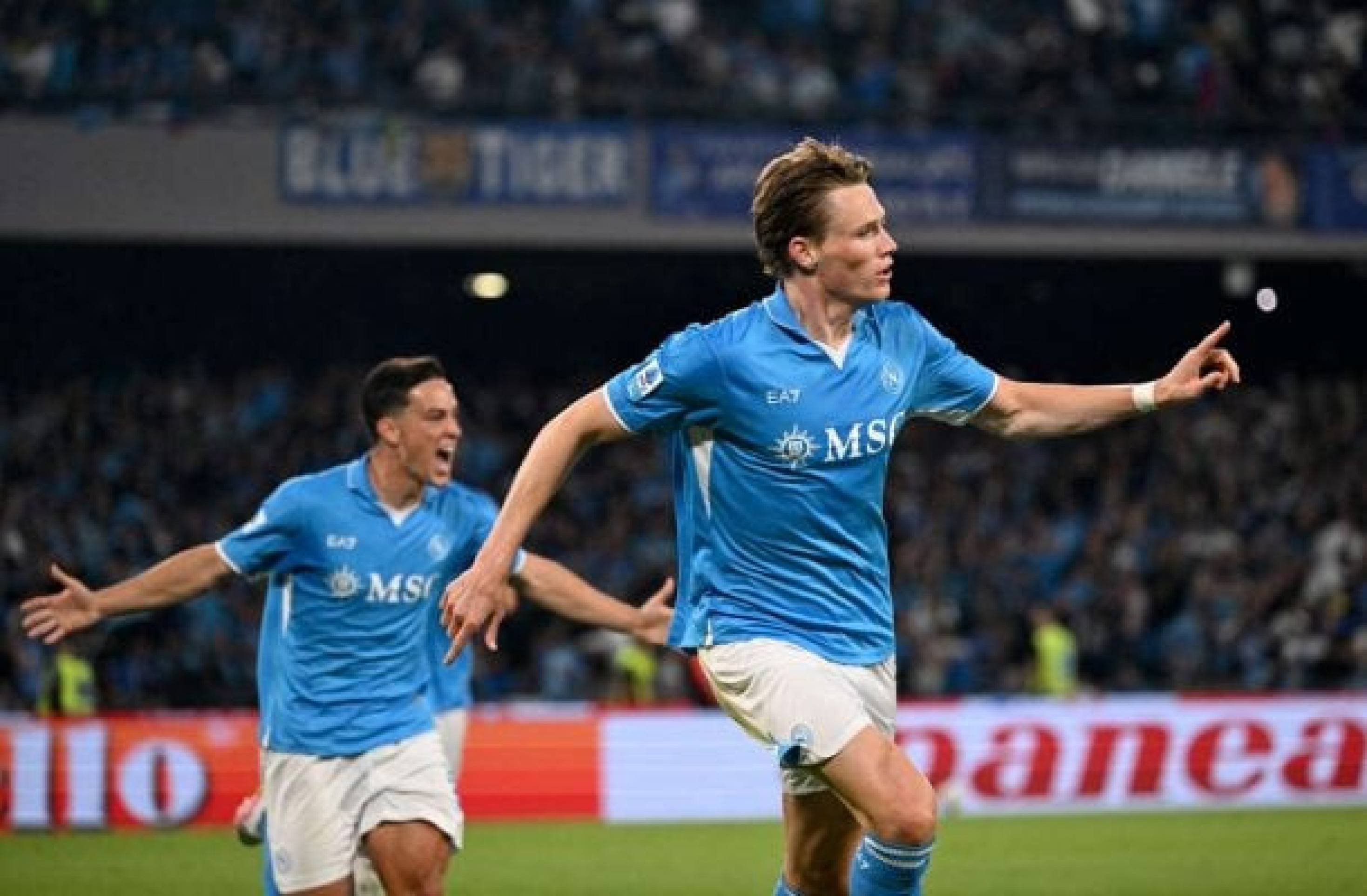 Napoli vence Cagliari e é campeão Italiano