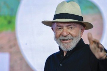 'É preciso que a gente discuta no Congresso Nacional a responsabilidade de a gente regular o uso das empresas nesse país. Não é possível que tudo tenha controle, menos as empresas de aplicativos', disse Lula. -  (crédito: Ricardo Stuckert)