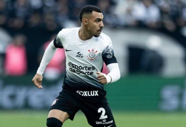 MATHEUZINHO - De volta após lesão, não teve tanta confiança para apoiar o ataque. Tentou se mandar algumas vezes, mas não participou de jogadas importantes. Na defesa, cumpriu o seu papel. Saiu, na etapa final, para a entrada de Torres - NOTA: 5,5 - Foto: Rodrigo Coca/Agência Corinthians