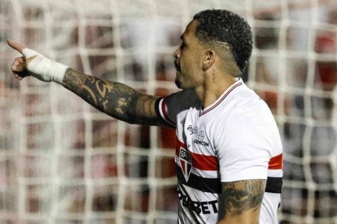 LUCIANO - Teve a melhor chance do São Paulo do jogo, com uma cabeçada perigosa no primeiro tempo. Atuou boa parte do jogo como meia e não pareceu muito à vontade - Nota 6,0 -  Foto: Rubens Chiri / São Paulo FC