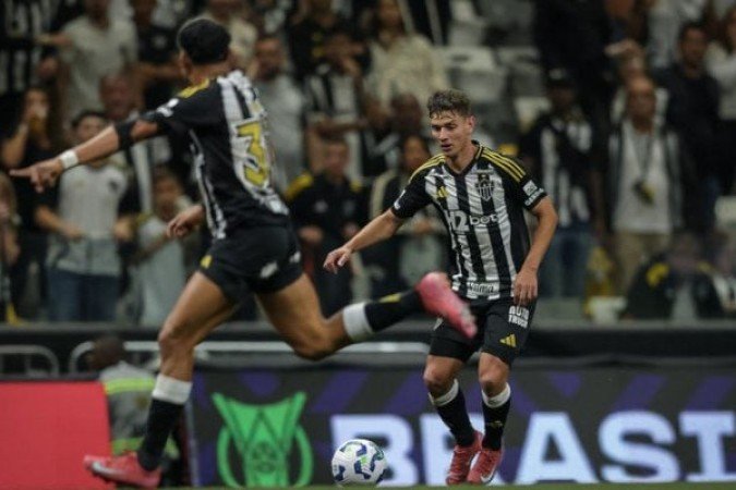 NATANAEL: Fez um jogo seguro na defesa, mas participou pouco do ataque. Atuou com uma virose e, enquanto esteve em campo, foi útil dentro da proposta de jogo do Galo. NOTA: 6,0. Foto: Pedro Souza / Atletico MG