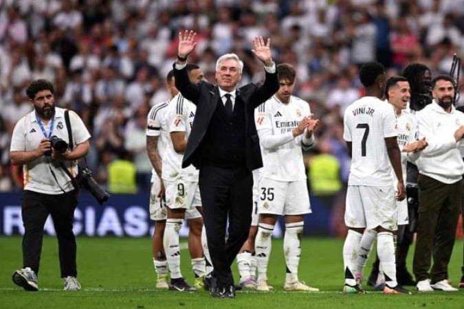 Ancelotti é ovacionado pelo Bernabéu em sua despedida - (crédito: Foto: Denis Doyle/Getty Images) Ancelotti é ovacionado pelo Bernabéu em sua despedida - (crédito: Foto: Denis Doyle/Getty Images)