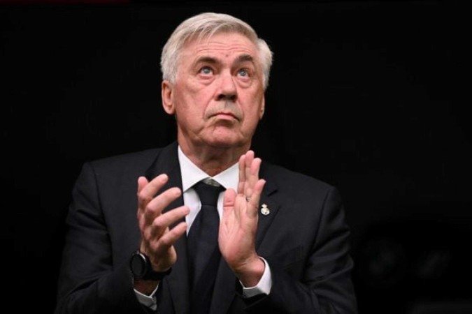 Ancelotti agradece o carinhos dos torcedores do Real Madrid em sua despedida - (crédito: Foto: Denis Doyle/Getty Images) Ancelotti agradece o carinhos dos torcedores do Real Madrid em sua despedida - (crédito: Foto: Denis Doyle/Getty Images)
