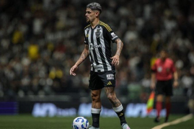 RUBENS: Não repetiu, neste sábado (24), a brilhante atuação que teve contra o Maringá. Além disso, recebeu cartão vermelho, mas o VAR corrigiu a decisão e o lance foi anulado. Foto: Pedro Souza / Atletico MG