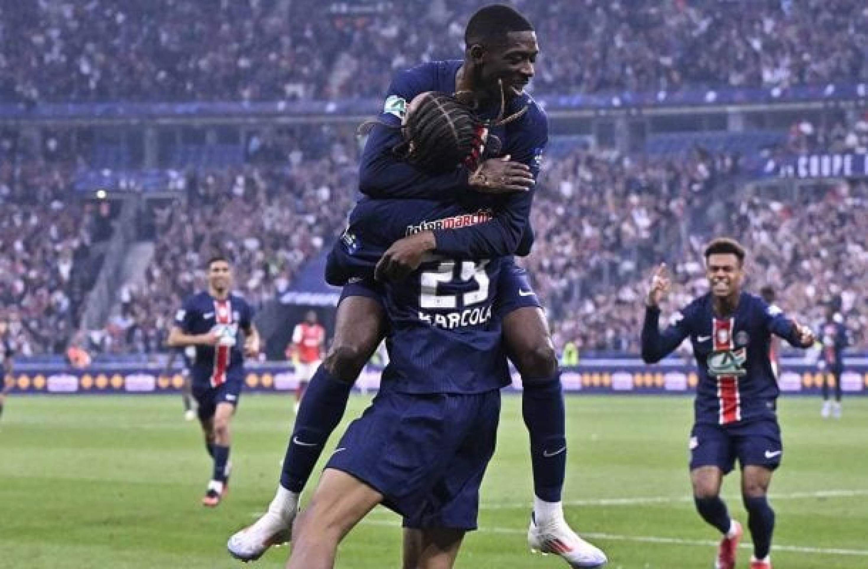 Dembélé pula em cima de Barcola, que fez dois gols em cima do Reims e ajuda o PSG a levar o título da Copa da França -  (crédito: Foto:  Divulgação / PSG)