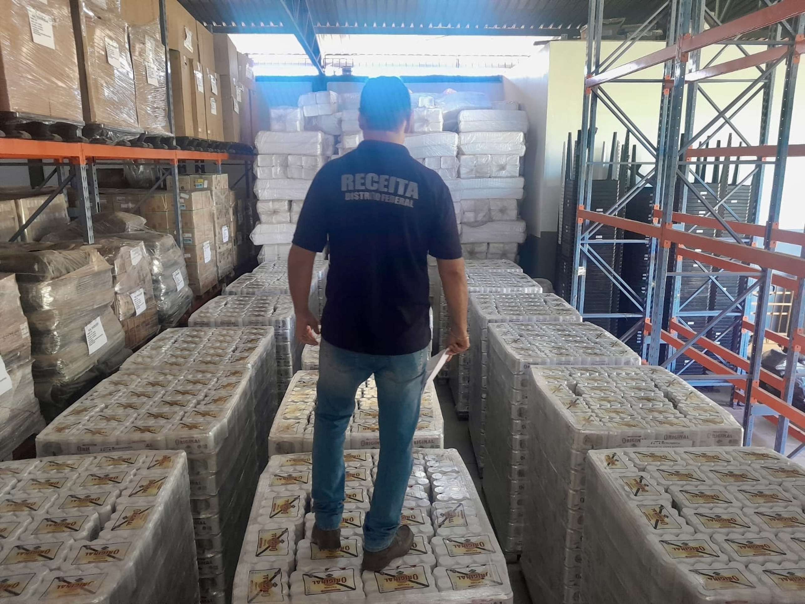 Operação da Receita apreende quase R$ 3 milhões em produtos no DF