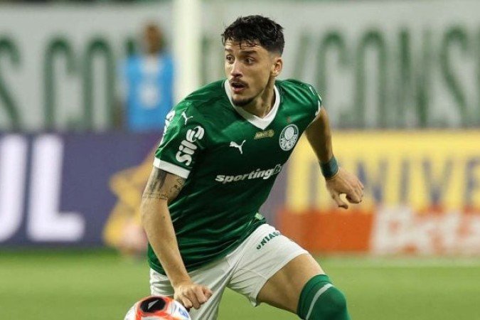 PIQUEREZ - Apareceu bem ao longo de todo jogo, aparecendo bastante pelo lado esquerdo. Entretanto, teve a grande chance da partida, mas acabou batendo mal e perdeu o pênalti alviverde. Nota: 4,5 - Foto: Cesar Greco/Palmeiras