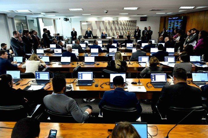 Políticos apoiam e especialistas divergem sobre a proposta do fim da reeleição, aprovada na Comissão de Constituição e Justiça do Senado - (crédito: Geraldo Magela/Agência Senado) Políticos apoiam e especialistas divergem sobre a proposta do fim da reeleição, aprovada na Comissão de Constituição e Justiça do Senado - (crédito: Geraldo Magela/Agência Senado)
