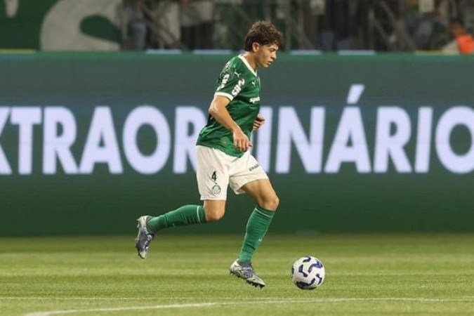 GIAY - Apareceu bastante ao longo do primeiro tempo, até conseguindo ganhar divididas, mas caiu o nível da atuação ao longo do segundo tempo, deixando espaço pelo seu lado. Nota: 5 - Foto: Cesar Greco/Palmeiras