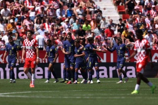 Jogadores do Atlético de Madrid celebram o gol de Sortloth, o primeiro na goleada de 4 a 0 - (crédito: Foto: Judit Cartiel/Getty Images) Jogadores do Atlético de Madrid celebram o gol de Sortloth, o primeiro na goleada de 4 a 0 - (crédito: Foto: Judit Cartiel/Getty Images)