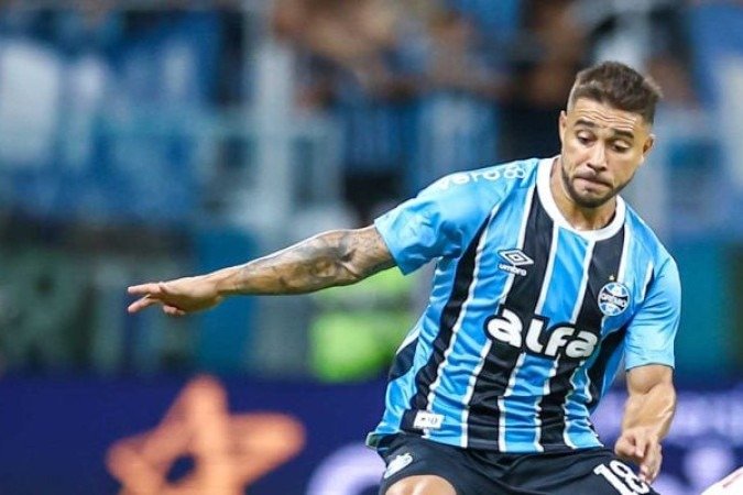 JOÃO PEDRO  - Foi bem enquanto esteve em campo, mas sentiu problema físico e deixou o campo aos 20 minutos do primeiro tempo. NOTA: 6 - LUCAS UEBEL/GREMIO FBPA