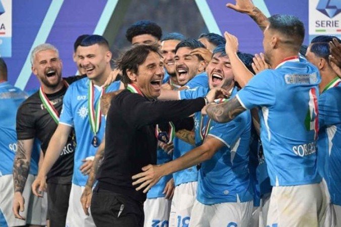 Conte conquistou seu quinto título italiano ao comandar o Napoli em mais um scudetto -  (crédito: Foto: sco Pecoraro/Getty Images)