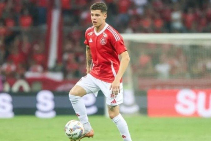 RONALDO - Fez bem a proteção à zaga, mas foi imprudente ao dar um pisão na perna do adversário na reta final da partida e o Sport jogou 14 minutos com um jogador a mais. NOTA 3,0 - Foto: Ricardo Duarte/Internacional