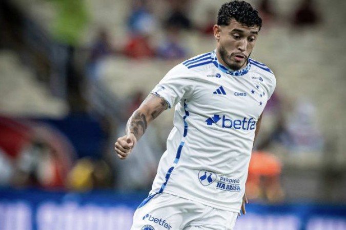 WILLIAM - Muito participativo no ataque no primeiro tempo, mas com algumas decisões erradas. Na defesa, teve uma bola recuada errada que podia ter comprometido. - Nota: 7,0 - Foto: Samuel Andrade/ Cruzeiro