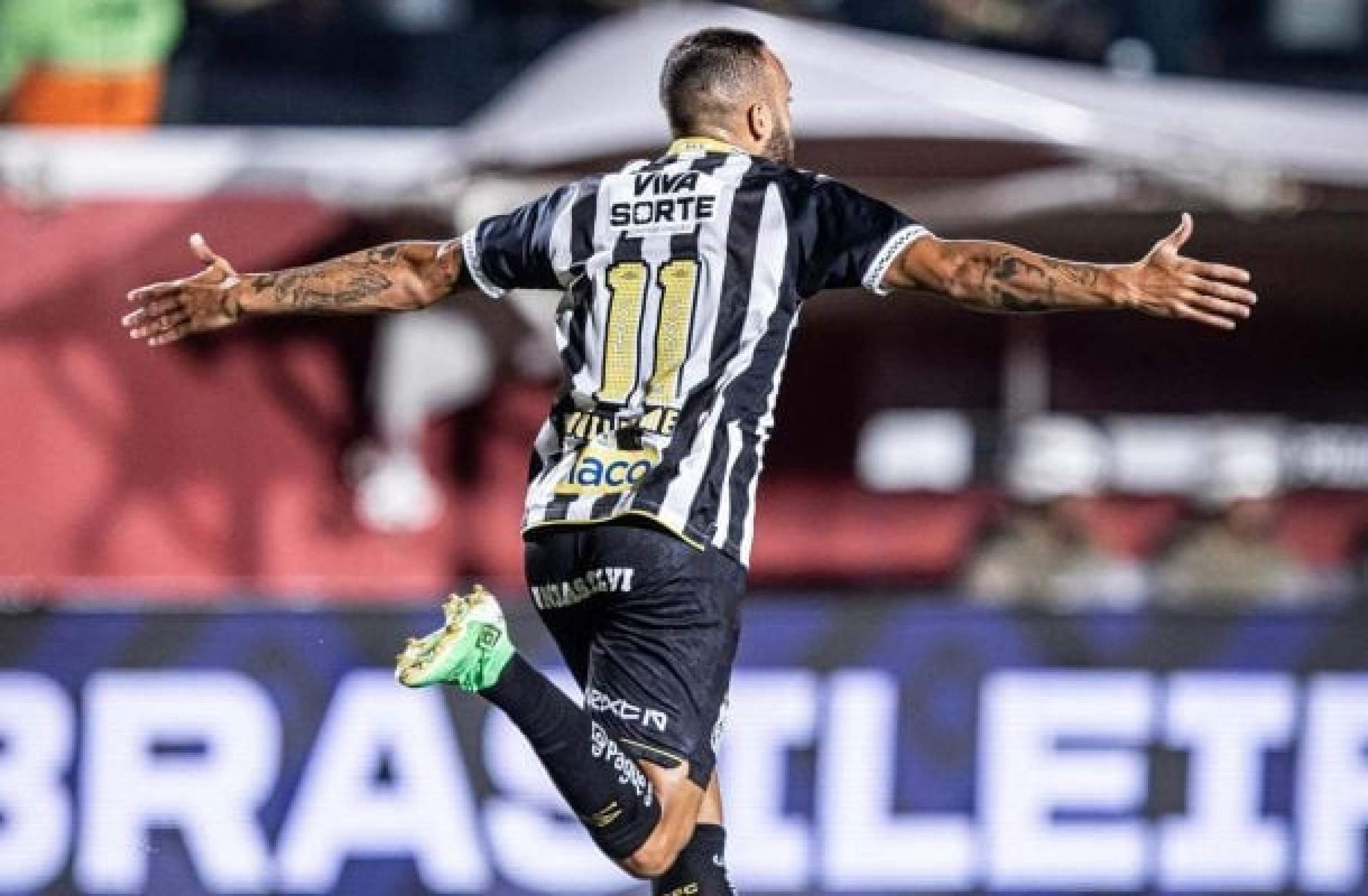 Guilherme encerra jejum e pede desculpas por pênalti perdido