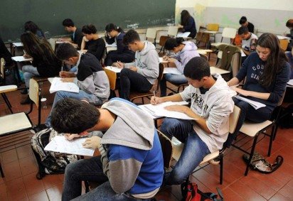 Também teve início hoje o processo de inscrição do Enem 2025, que vai se prolongar até o dia 6 de junho. Todos os alunos beneficiários do Pé-de-Meia têm direito à isenção da taxa de inscrição da prova

 -  (crédito: Gabriel Jabur/Agência Brasília)