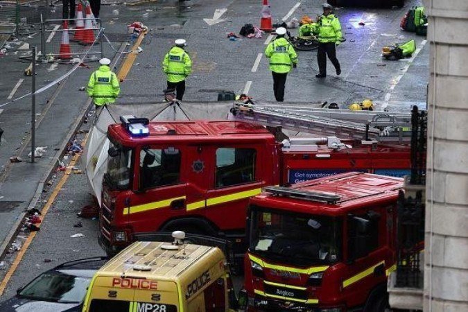 Homem de 53 anos é detido após atropelamento de pessoas em desfile comemorativo do Liverpool - (crédito: BBC Geral) Homem de 53 anos é detido após atropelamento de pessoas em desfile comemorativo do Liverpool - (crédito: BBC Geral)