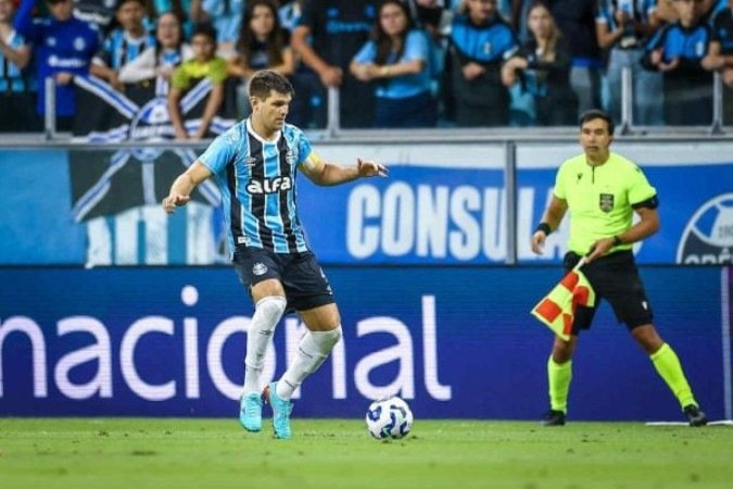 Kannemann deve ser preservado por Mano Menezes - (crédito: FOTO: LUCAS UEBEL/GREMIO FBPA) Kannemann deve ser preservado por Mano Menezes - (crédito: FOTO: LUCAS UEBEL/GREMIO FBPA)