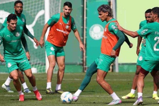 Raphael Veiga e Richar Ríos no treino do Palmeiras - (crédito: Foto: Cesar Greco/Palmeiras/by Canon) Raphael Veiga e Richar Ríos no treino do Palmeiras - (crédito: Foto: Cesar Greco/Palmeiras/by Canon)