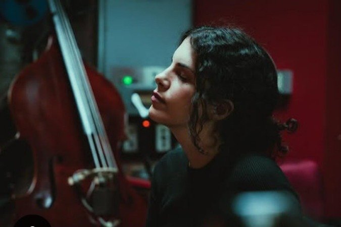 
A cantora Céu participa de 'Tô de olho', faixa do novo álbum da banda mineira Lagum