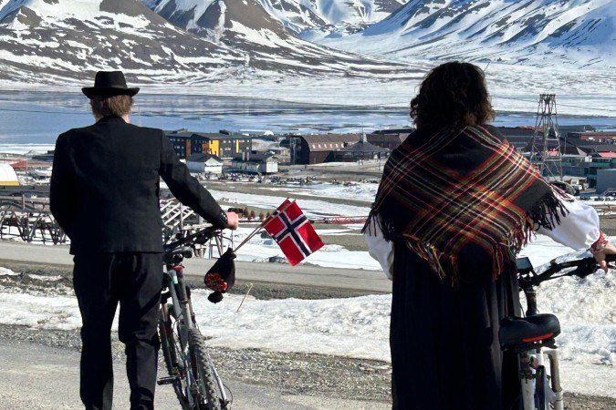 Kirkenes espera ser a primeira parada europeia para navios de carga chineses no futuro, mas tem receio de permitir que Pequim tenha muita influência no porto - (crédito: BBC) Kirkenes espera ser a primeira parada europeia para navios de carga chineses no futuro, mas tem receio de permitir que Pequim tenha muita influência no porto - (crédito: BBC)