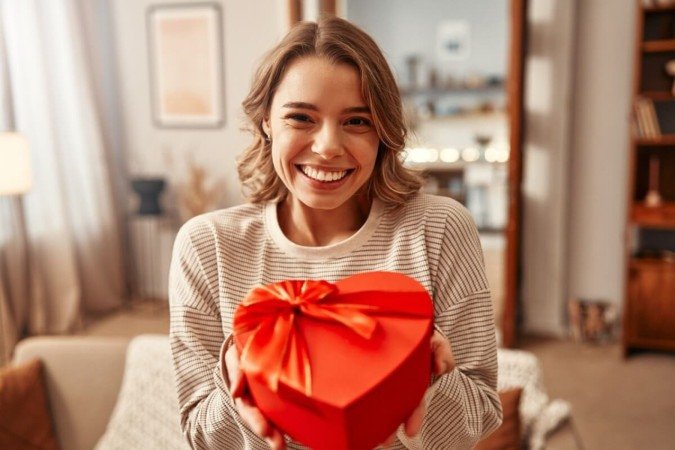 É importante cuidado ao comprar o presente de Dia dos Namorados pela internet (Imagem: ORION PRODUCTION | Shutterstock) - (crédito: EdiCase) É importante cuidado ao comprar o presente de Dia dos Namorados pela internet (Imagem: ORION PRODUCTION | Shutterstock) - (crédito: EdiCase)