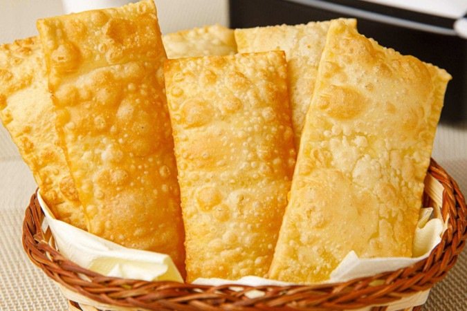 Mulher mata 40 criminosos de facção com pastel envenenado  -  (crédito: Foto: Receita toda hora)