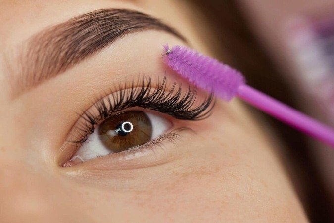 Alguns cuidados com as extensões de cílios são essenciais no inverno (Imagem: Evgenyrychko | Shutterstock) - (crédito: EdiCase) Alguns cuidados com as extensões de cílios são essenciais no inverno (Imagem: Evgenyrychko | Shutterstock) - (crédito: EdiCase)