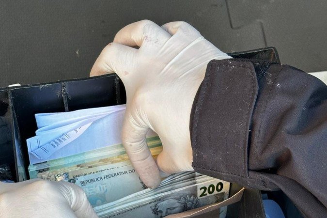 Organização era especializada na fabricação e distribuição de cédulas falsas em várias regiões do país -  (crédito: Divulgação/PF)