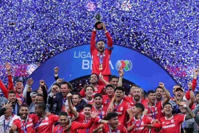 Foi o 11° troféu nacional na história do clube - (crédito: Foto: Divulgação/Toluca FC) Foi o 11° troféu nacional na história do clube - (crédito: Foto: Divulgação/Toluca FC)