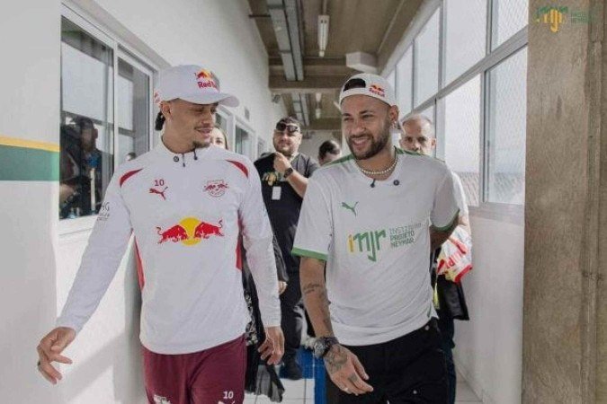 Xavi Simons visitou a sede do Instituto Neymar Jr em Praia Grande - (crédito: Foto: Divulgação/Instituto Projeto Neymar Jr) Xavi Simons visitou a sede do Instituto Neymar Jr em Praia Grande - (crédito: Foto: Divulgação/Instituto Projeto Neymar Jr)