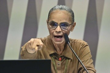  Foto, Ministra do Meio Ambiente Marina Silva. Nesta ter.a (27) a Ministra do Meio Ambiente Marina Silva comparece . Comiss.o de Infraestrutura (CI) do Senado para explicar a cria..o de unidade de conserva..o marinha na Margem Equatorial.
     -  (crédito:  ESTADÃO CONTEÚDO)