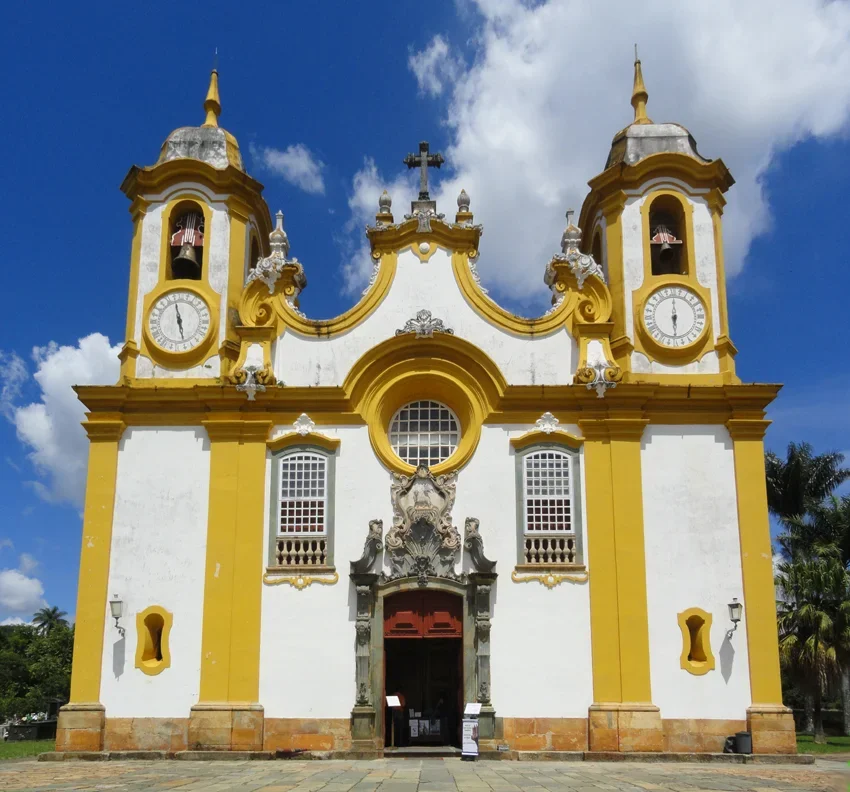 Apesar da queda, o catolicismo ainda é a religião com mais adeptos no Brasil. Em 1872, quase a totalidade da população (99,7%) era católica -  (crédito: Ricardo André Frantz - wikimedia commons)