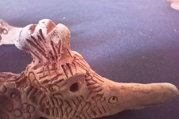 Ritualística brasiliana
Exposição de Cìntia Falkenbach. Abertura amanhã, na Galeria Matéria Plástica (Condomínio Privê Morada Sul, rua 23, casa R49, Altiplano  Leste). Visitação até 30 de junho
