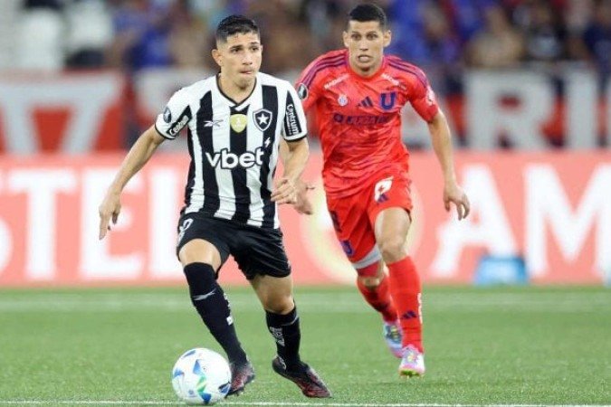 SAVARINO – Começou buscando jogadas pelo lado esquerdo, mas cresceu quando passou a flutuar pelo meio e direita, enganando a marcação. Fez excelente jogada pela esquerda e cruzou para Igor Jesus abrir o placar. Nota 7,0. Foto: Vitor Silva/Botafogo