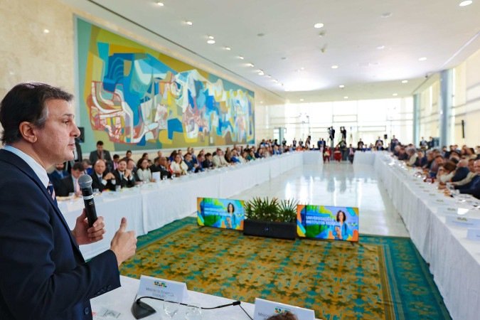 Ministro da Educação, Camilo Santana, na reunião de ministros e reitores de universidades, - (crédito: Luís Fortes/MEC ) Ministro da Educação, Camilo Santana, na reunião de ministros e reitores de universidades, - (crédito: Luís Fortes/MEC )