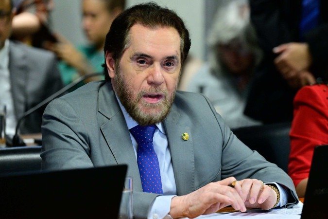 Senador Valério (foto) afirmou que sugestões apresentadas por Veneziano Vital do Rêgo, Roberta Alascoli e Jaques Wagner desvirtuam ou já estão contempladas no texto da PEC 65/2023
- (crédito: Geraldo Magela/Agência Senado) Senador Valério (foto) afirmou que sugestões apresentadas por Veneziano Vital do Rêgo, Roberta Alascoli e Jaques Wagner desvirtuam ou já estão contempladas no texto da PEC 65/2023
- (crédito: Geraldo Magela/Agência Senado)