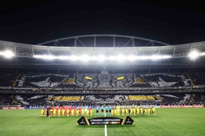 O jogo teve como destaque o espetacular mosaico que a torcida montou para a partida... Foto: Vitor Silva/Botafogo